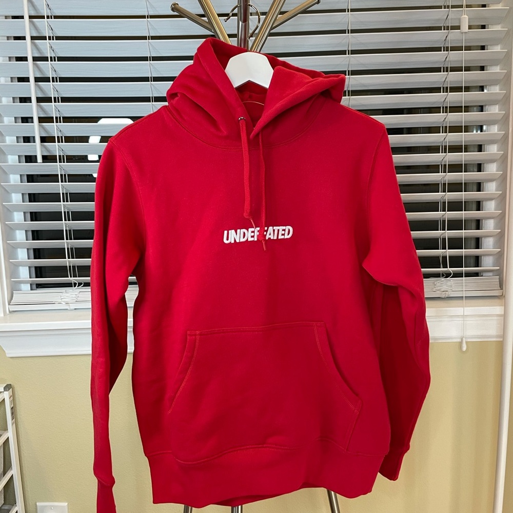 Undefeated sweatshirt
